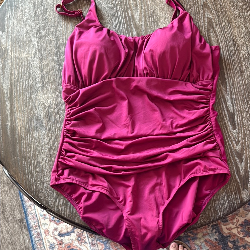 Elegant Women's One Piece Swimsuit - Fuchsia